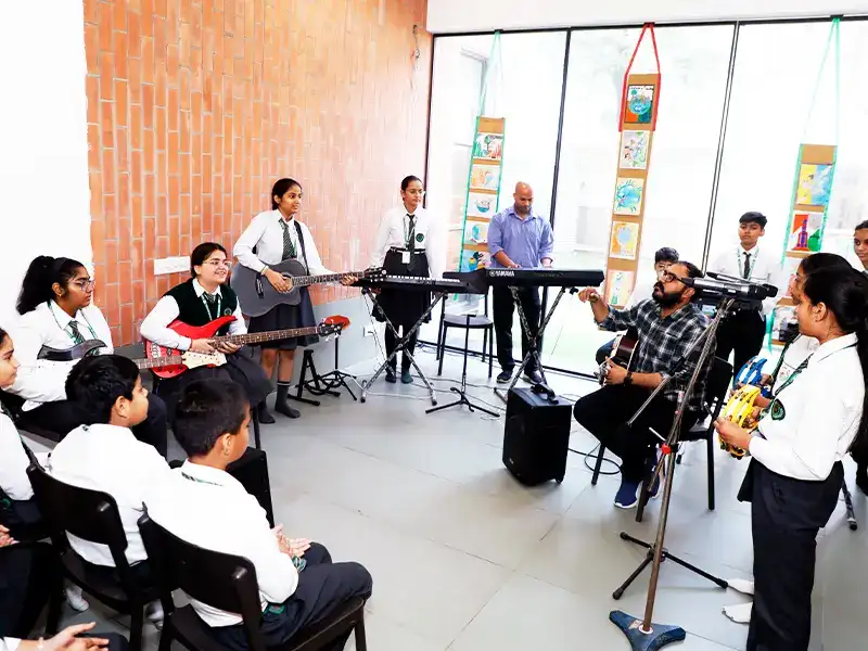 school in faridabad-Art and craft